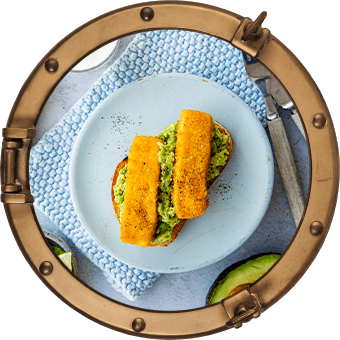 Fiskepinnetoast med avokado