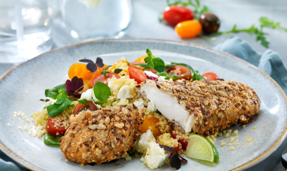 Couscoussalat med feta til sprøbakt fisk