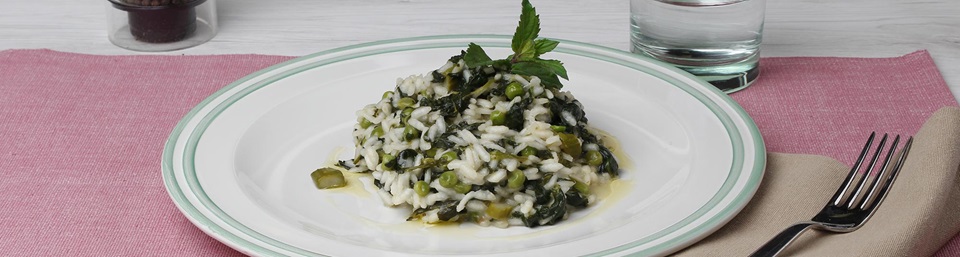 Risotto med sopp, erter og spinat