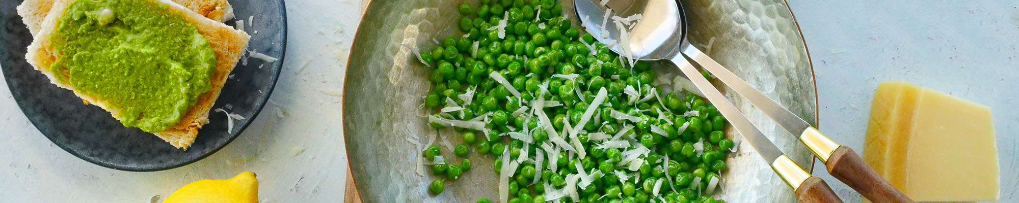 Stekte erter med parmesan