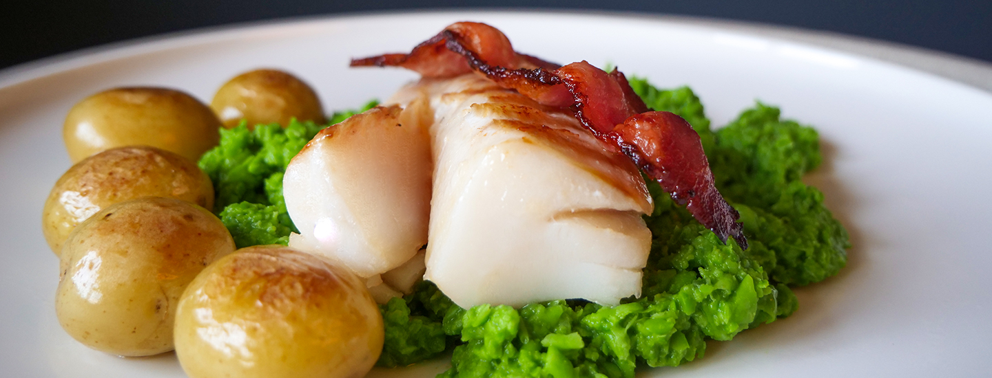 Stekt torsk med bacon og ertepuré