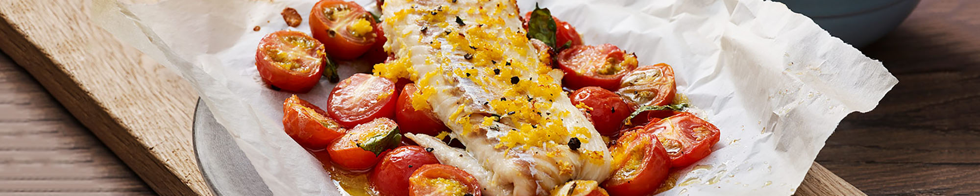 Torsk i form med tomat, basilikum og sitron